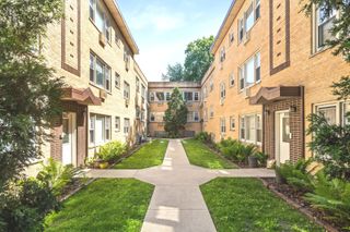 1819 W TOUHY Avenue 6, Chicago, IL 60626