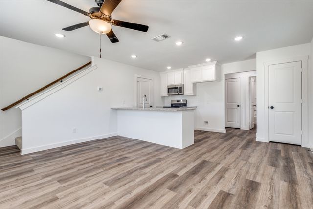 1033 Ray Drive, Denison, TX 75020