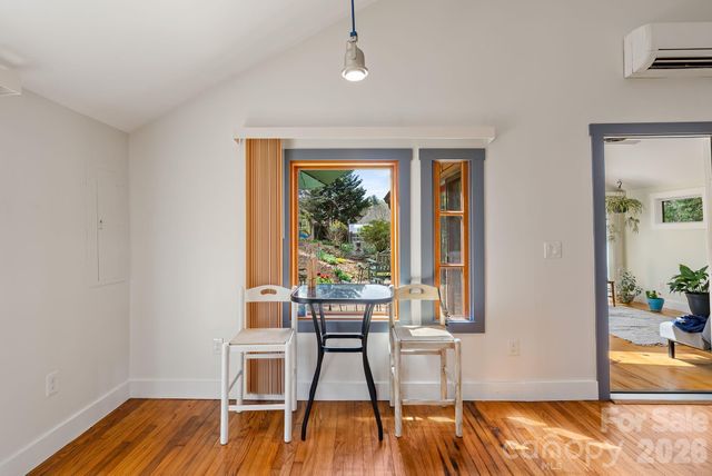 48 Springvale Avenue, Asheville, NC 28803