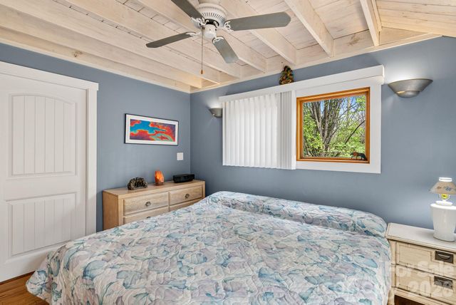 48 Springvale Avenue, Asheville, NC 28803