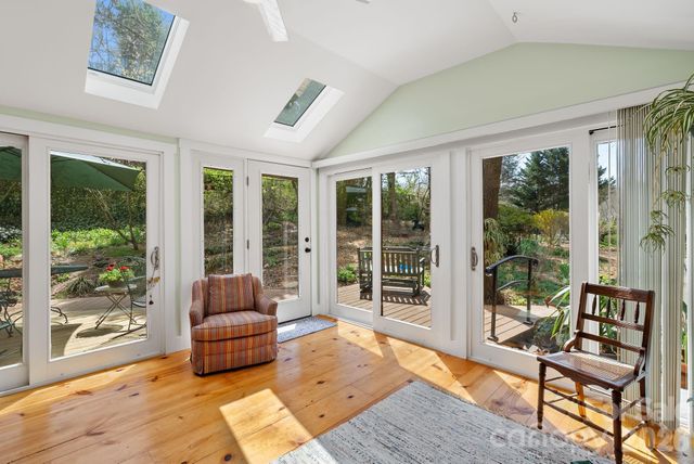 48 Springvale Avenue, Asheville, NC 28803