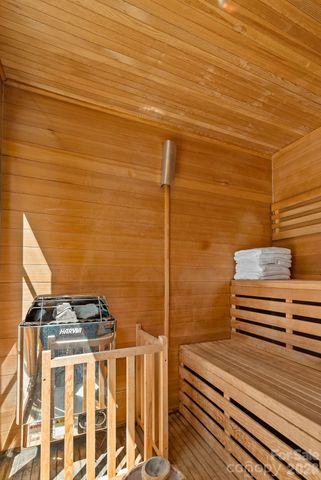 48 Springvale Avenue, Asheville, NC 28803