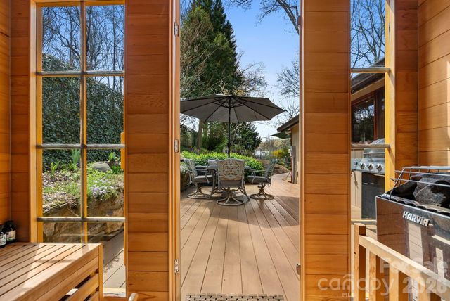 48 Springvale Avenue, Asheville, NC 28803