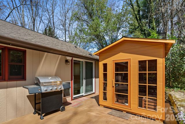 48 Springvale Avenue, Asheville, NC 28803