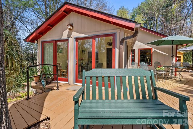 48 Springvale Avenue, Asheville, NC 28803