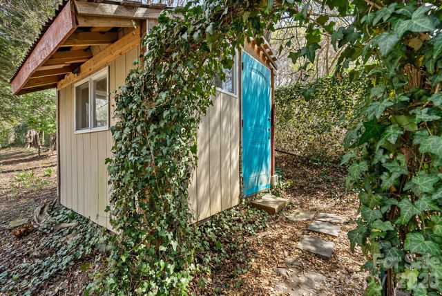 48 Springvale Avenue, Asheville, NC 28803