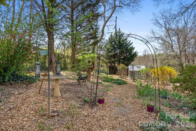 48 Springvale Avenue, Asheville, NC 28803