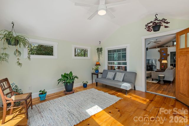 48 Springvale Avenue, Asheville, NC 28803