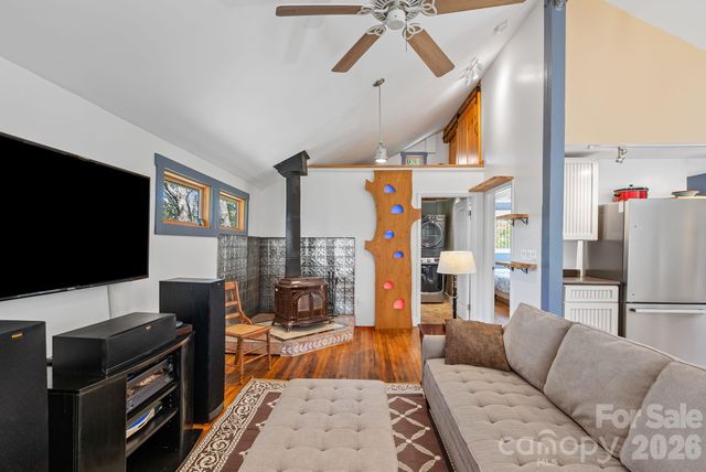 48 Springvale Avenue, Asheville, NC 28803