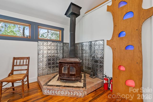 48 Springvale Avenue, Asheville, NC 28803