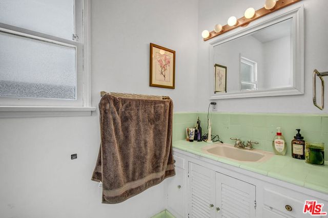 1044 Chelsea Avenue, Santa Monica, CA 90403