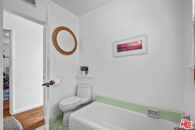 1044 Chelsea Avenue, Santa Monica, CA 90403