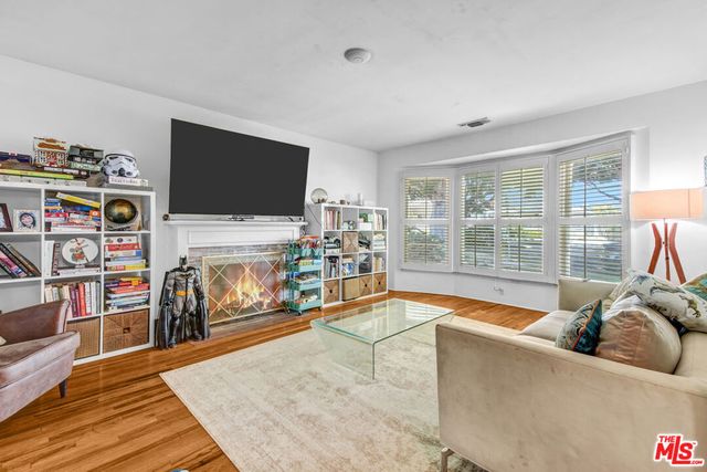 1044 Chelsea Avenue, Santa Monica, CA 90403