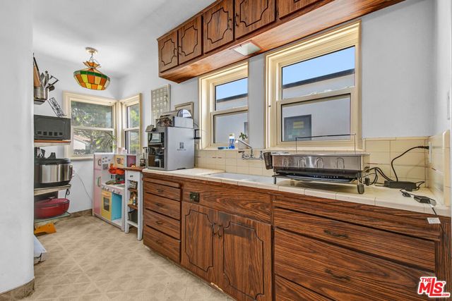 1044 Chelsea Avenue, Santa Monica, CA 90403