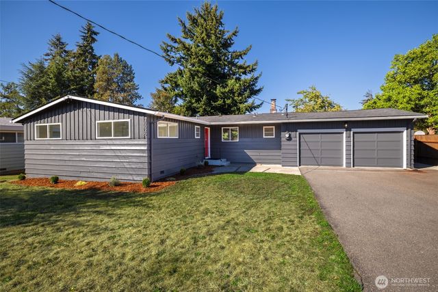 30025 14th Avenue S, Federal Way, WA 98003
