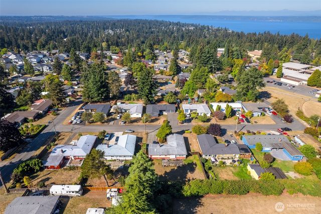 30025 14th Avenue S, Federal Way, WA 98003