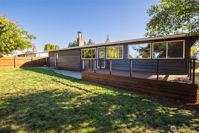 30025 14th Avenue S, Federal Way, WA 98003