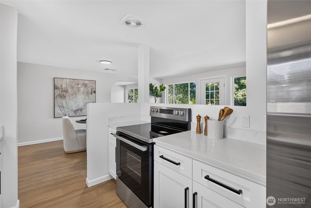 30025 14th Avenue S, Federal Way, WA 98003
