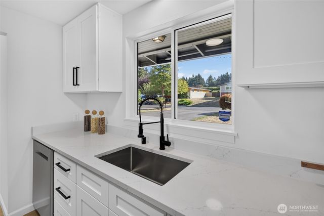30025 14th Avenue S, Federal Way, WA 98003
