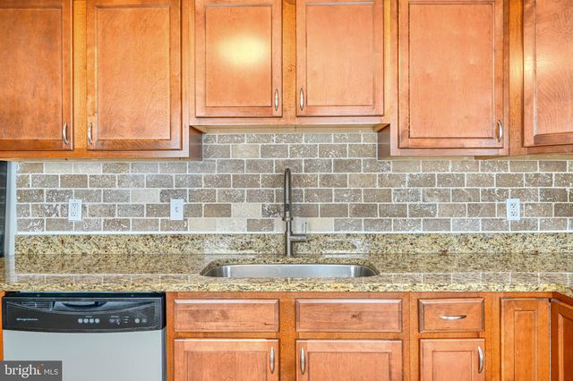11 W WEST ST, Baltimore, MD 21230
