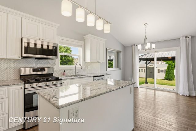 5570 Blackberry Road, Saginaw Twp, MI 48603