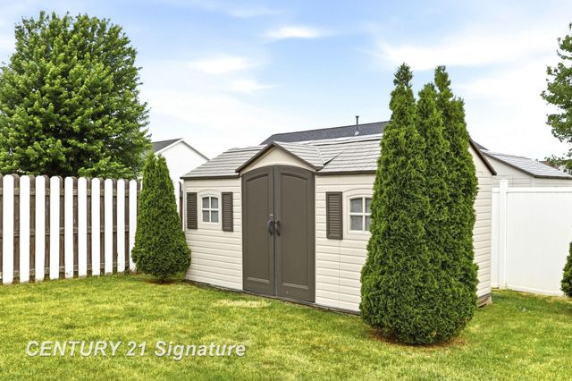 5570 Blackberry Road, Saginaw Twp, MI 48603