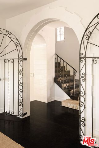 2293 Bronson Hill Drive, Los Angeles, CA 90068