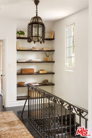 2293 Bronson Hill Drive, Los Angeles, CA 90068