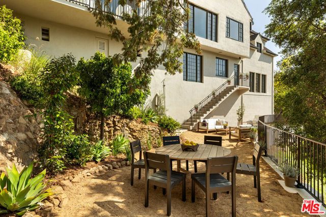 2293 Bronson Hill Drive, Los Angeles, CA 90068