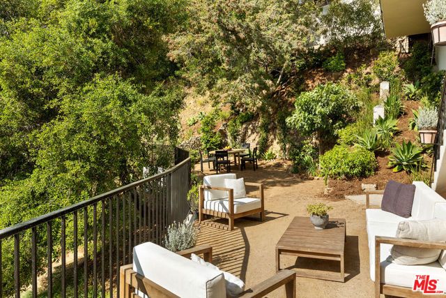 2293 Bronson Hill Drive, Los Angeles, CA 90068