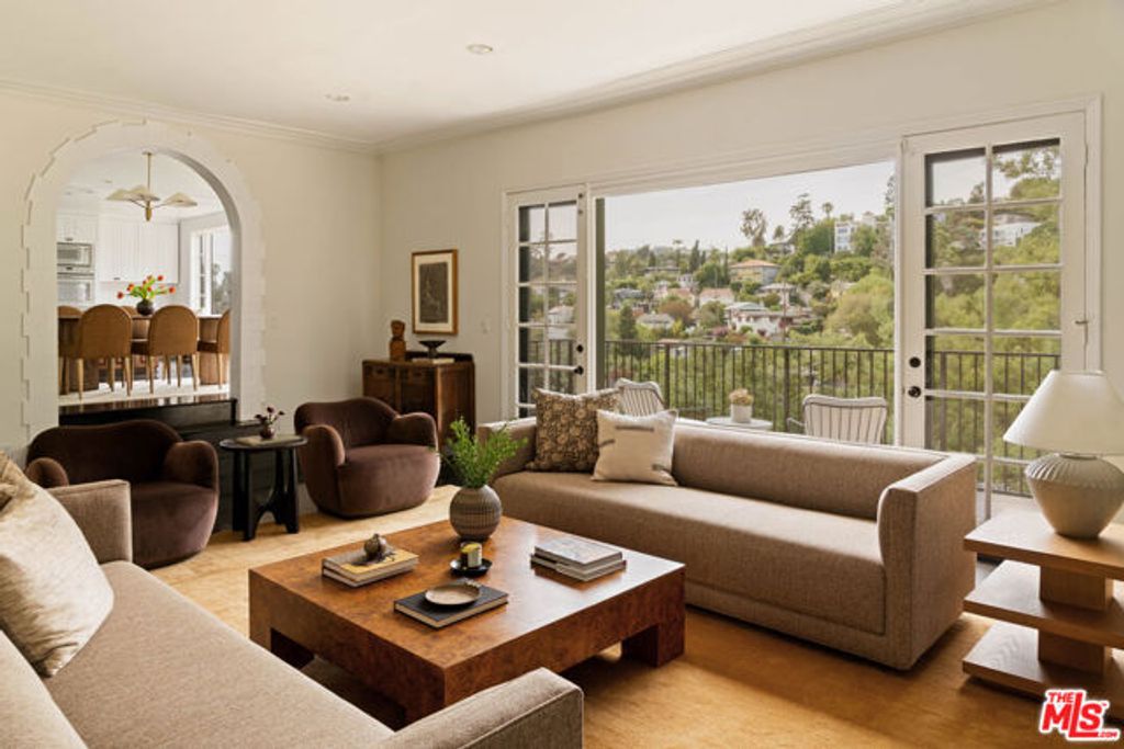 2293 Bronson Hill Drive, Los Angeles, CA 90068