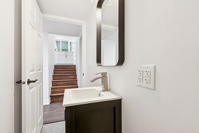 26 N Craig Place, Lombard, IL 60148