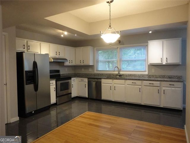 155 Willow Stream Court, Roswell, GA 30076