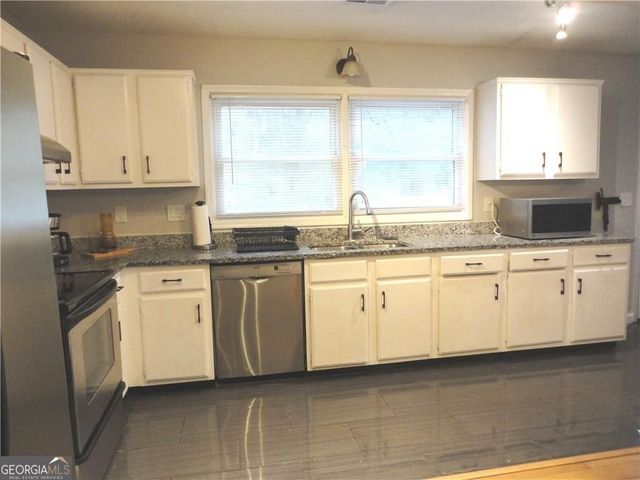 155 Willow Stream Court, Roswell, GA 30076