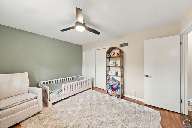 1816 SW 27th ST, Topeka, KS 66611