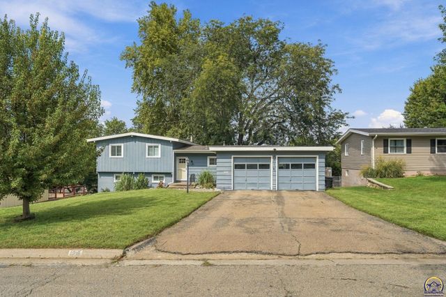 1816 SW 27th ST, Topeka, KS 66611