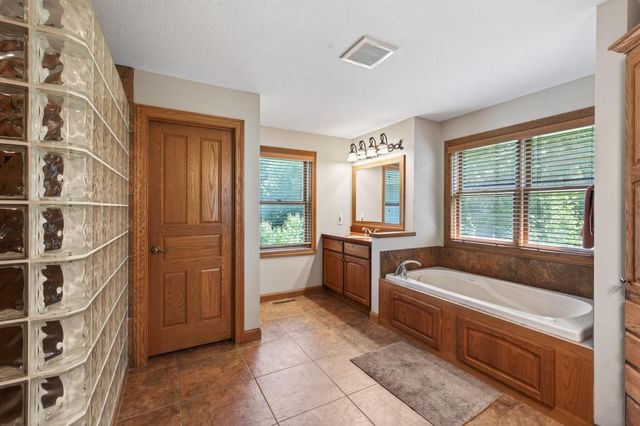 11224 Halstead Trail, Woodbury, MN 55129