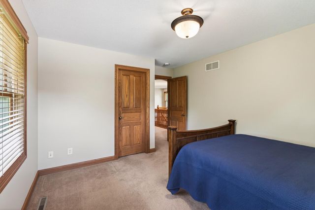 11224 Halstead Trail, Woodbury, MN 55129