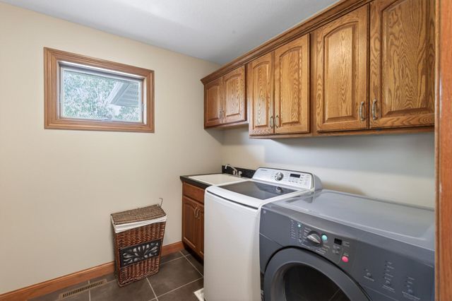 11224 Halstead Trail, Woodbury, MN 55129