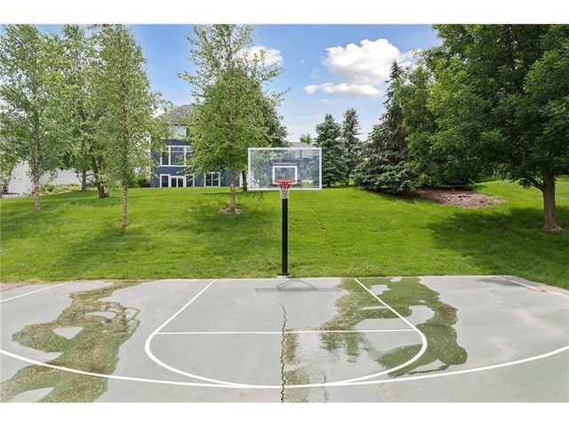 11224 Halstead Trail, Woodbury, MN 55129