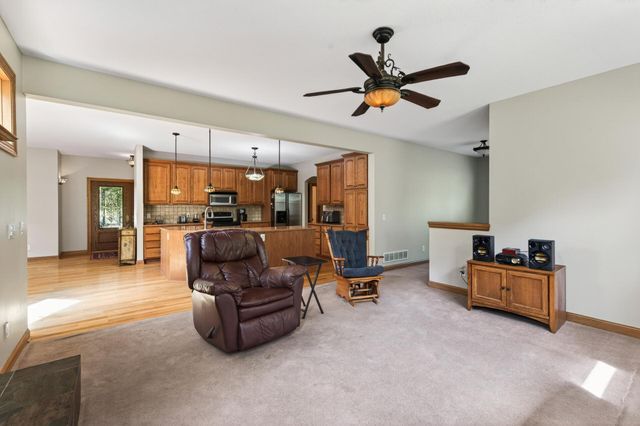 11224 Halstead Trail, Woodbury, MN 55129