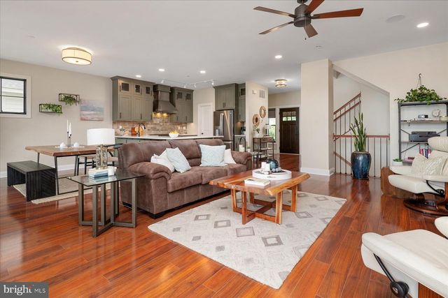 20 SHORE WALK RD, Riva, MD 21140