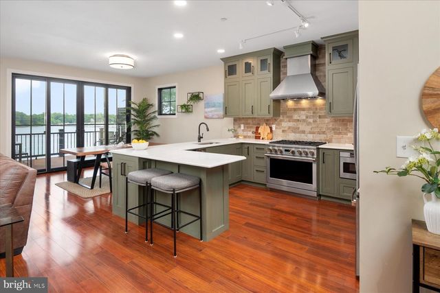 20 SHORE WALK RD, Riva, MD 21140