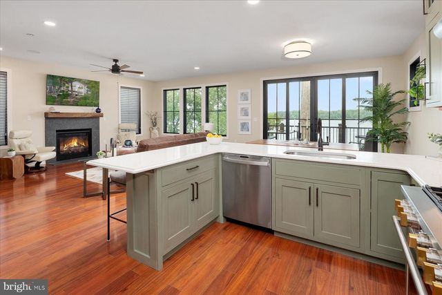20 SHORE WALK RD, Riva, MD 21140