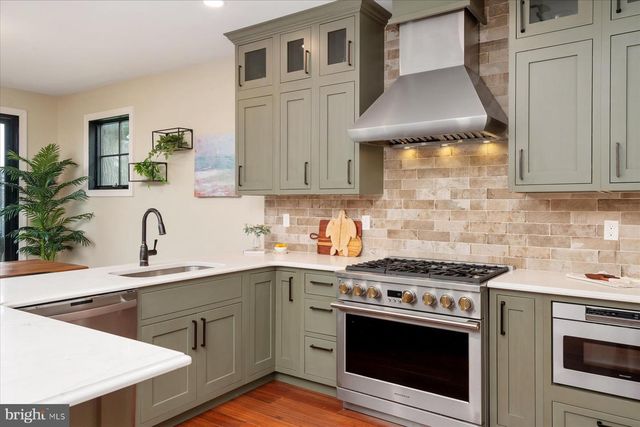 20 SHORE WALK RD, Riva, MD 21140