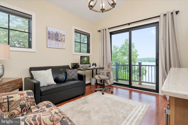 20 SHORE WALK RD, Riva, MD 21140