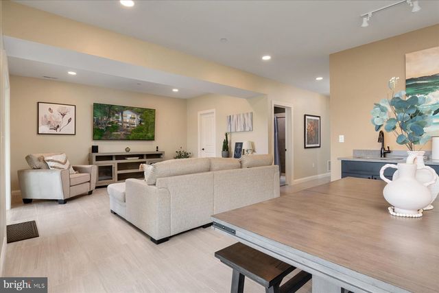 20 SHORE WALK RD, Riva, MD 21140