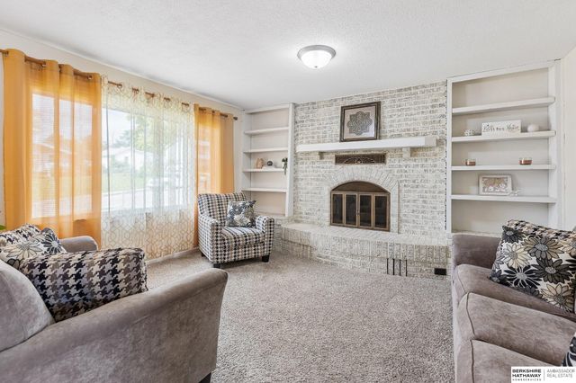 4485 Hillsdale Avenue, Omaha, NE 68107