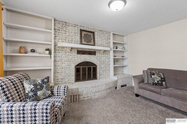 4485 Hillsdale Avenue, Omaha, NE 68107