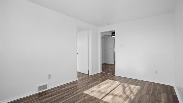 652 Riverview Dr, Dravosburg, PA 15034